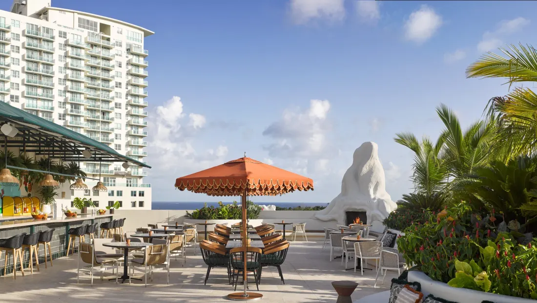 Restaurant in Monty's Coconut Grove in Miami
