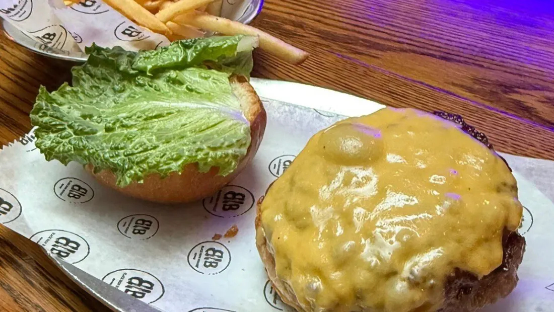 Restaurant in Black Iron Burger in New York