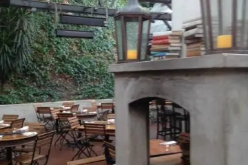 Restaurant in N.10 Restaurant in Los Angeles