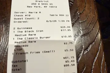 Restaurant in Black Iron Burger in New York