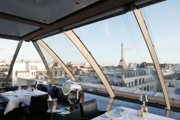 Restaurant in L'Oiseau Blanc Restaurant in Paris