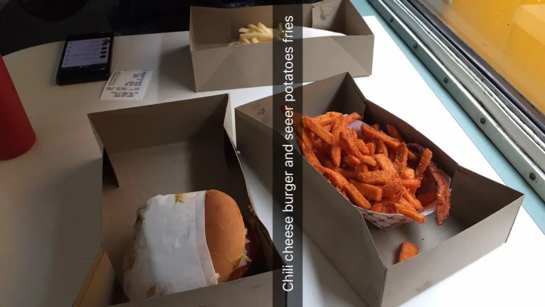 Restaurant in Carney's Restaurant in Los Angeles
