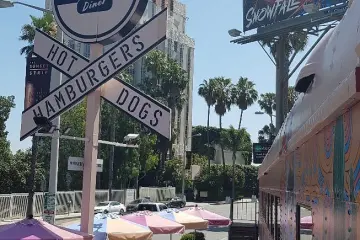Restaurant in Carney's Restaurant in Los Angeles