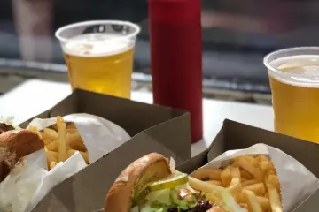 Restaurant in Carney's Restaurant in Los Angeles