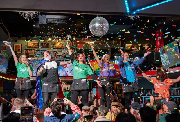Ellen's Stardust Diner in New York