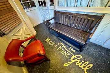 Restaurant in Musso & Frank Grill in Los Angeles