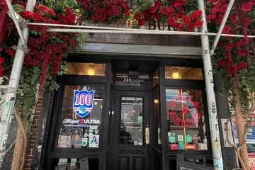 Restaurant in Black Iron Burger in New York