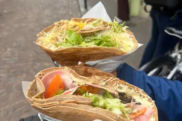 Restaurant in Chez Nicos in Paris
