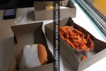 Restaurant in Carney's Restaurant in Los Angeles