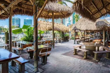 Restaurant in Monty's Coconut Grove in Miami
