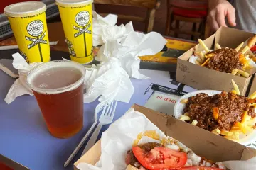 Restaurant in Carney's Restaurant in Los Angeles