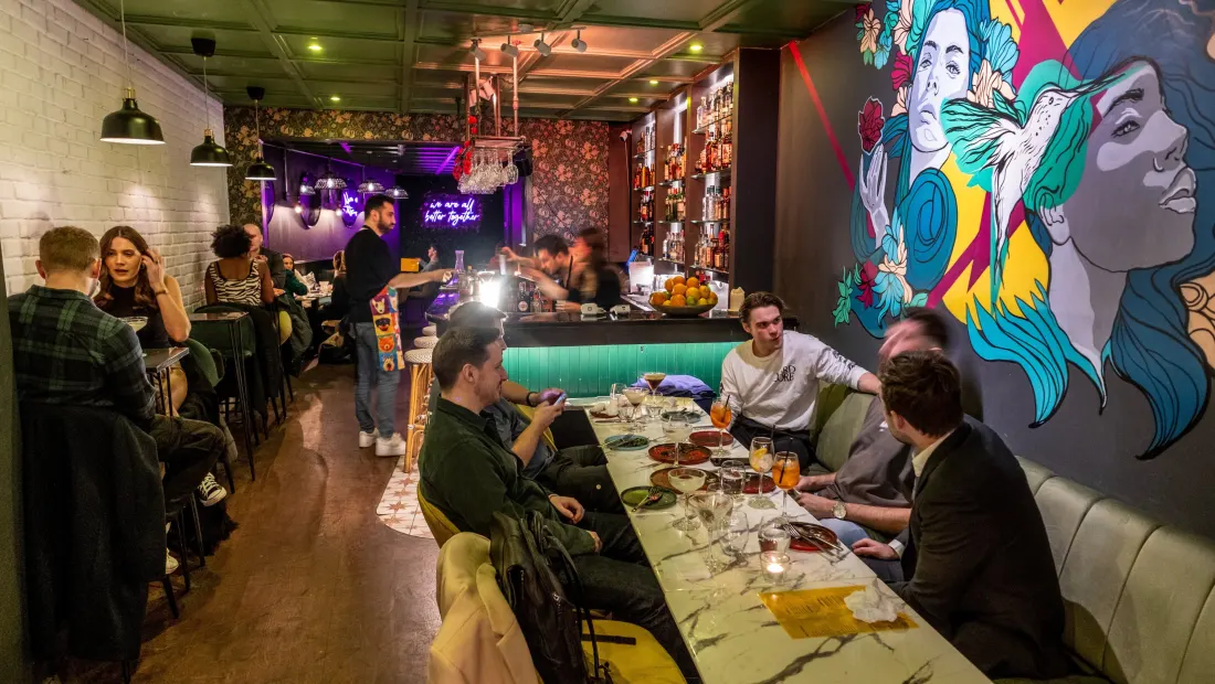Restaurant in Phoenix Palace in London