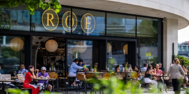 Restaurant in Roe in London