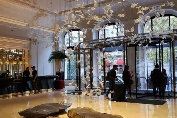 Restaurant in L'Oiseau Blanc Restaurant in Paris