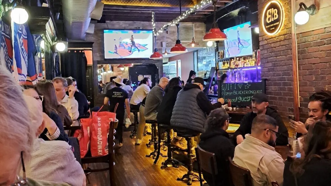 Restaurant in Black Iron Burger in New York