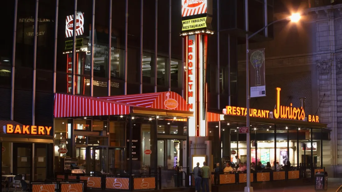 Restaurant in Junior's Restaurant & Cheesecake in New York